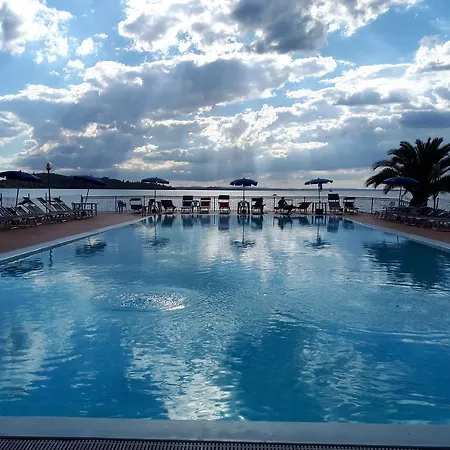 Villaggio Parco Dei Pini 마지오네